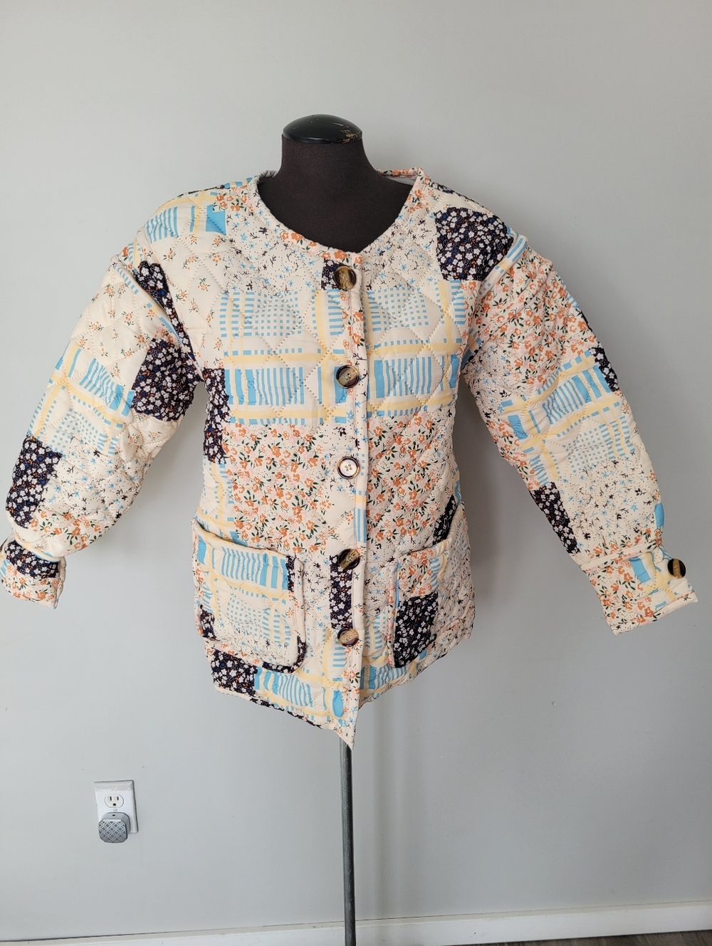 New Light Jacket Patchwork Style Size M - Picture 2 of 3